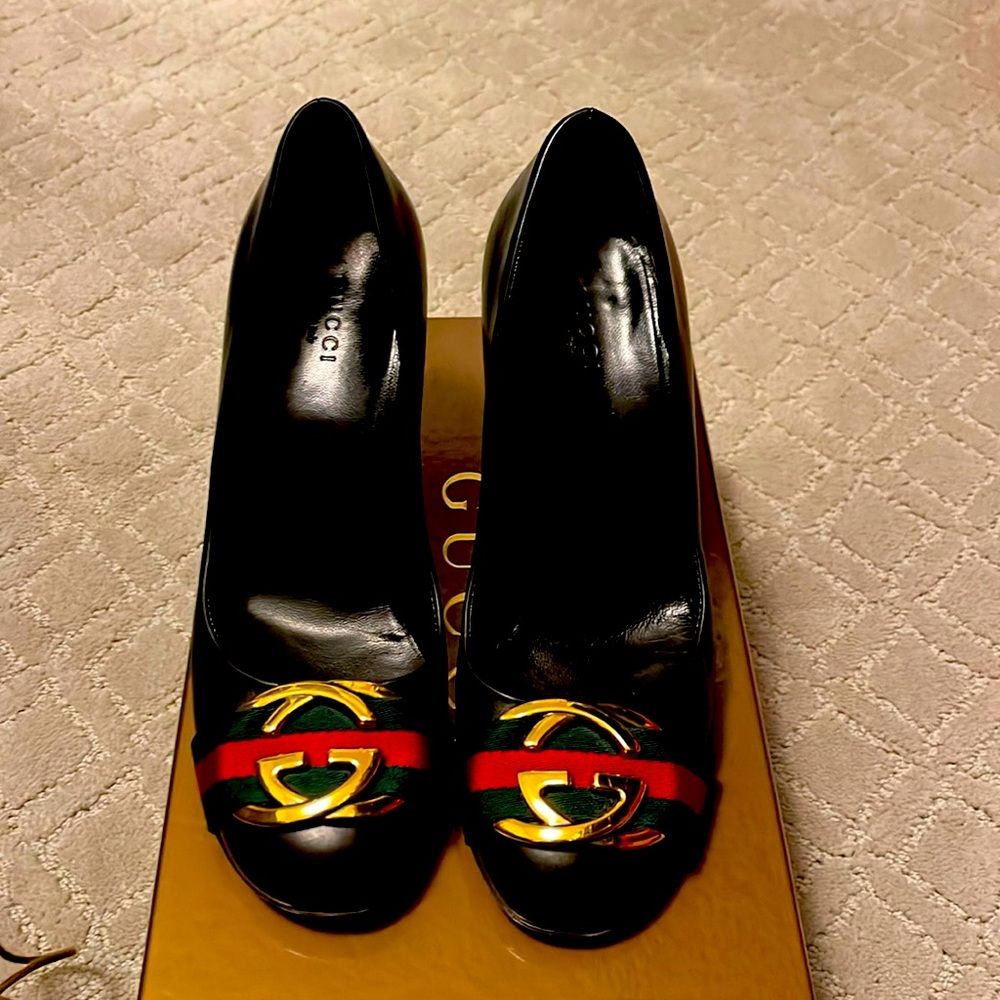Classic Gucci pumps